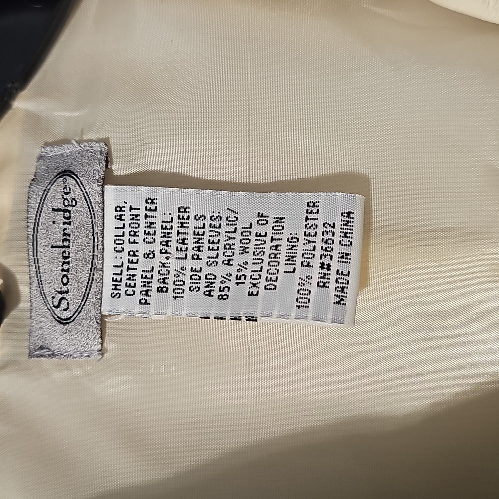 Vintage Women's Leather Jacket - Picture 2 of 5